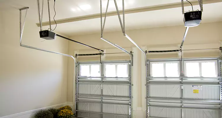 Residential Emergency Garage Door Repair in Palm Springs, FL